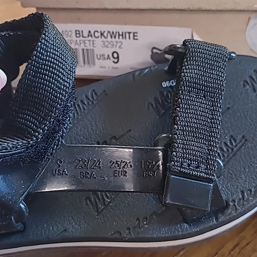 New in box! Mini Melissa Papete rider black jelly sandal Girls toddler size 9